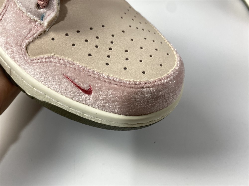 Social Status x Nk SB Dunk High Pro QS DJ1173-600